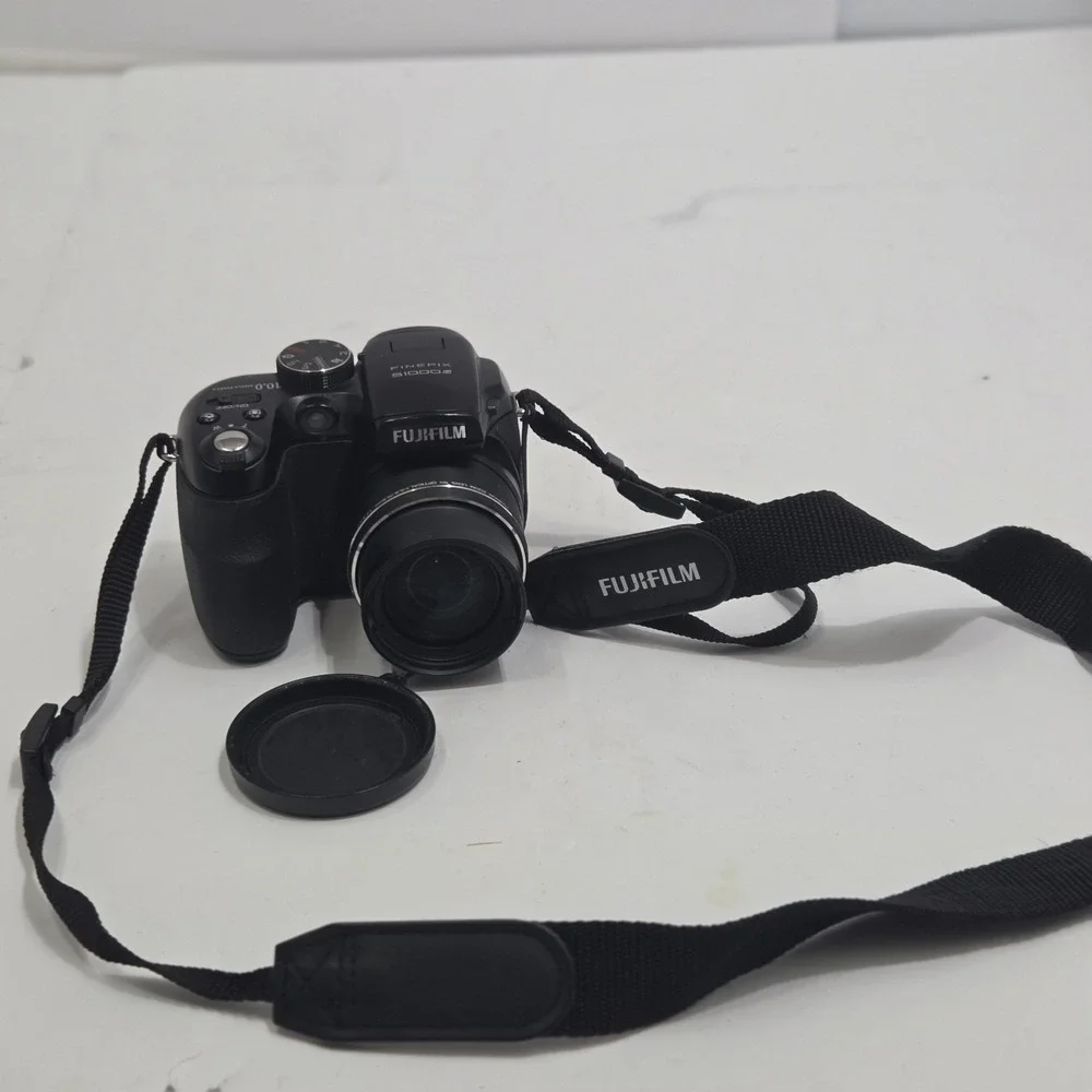 VTG Fujifilm FinePix S1000fd 10.0MP Digital Camera Black 12x‎ Zoom Tested PWC